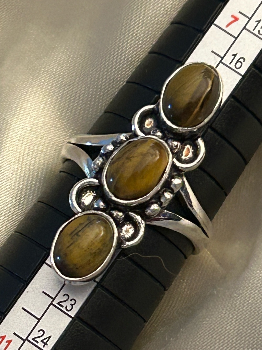 Gorgeous Sterling Silver Tiger's Eye Triple Stone Ring size 9